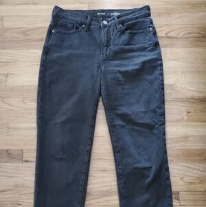 ✨️New Drop ✨️ Womens High-rise Straight Leg Jeans